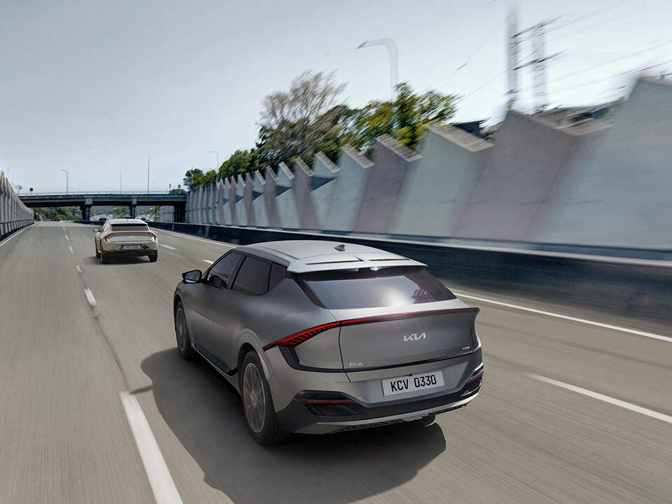 Stop & Go özellikli Akıllı hız sabitleyici (Smart Cruise Control)